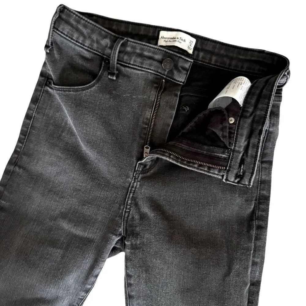Abercrombie & Fitch Black High Rise Ankle Flare Jeans. Size 27/4
